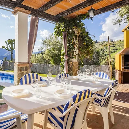 Holiday home Cubo's Cerezos Torrox